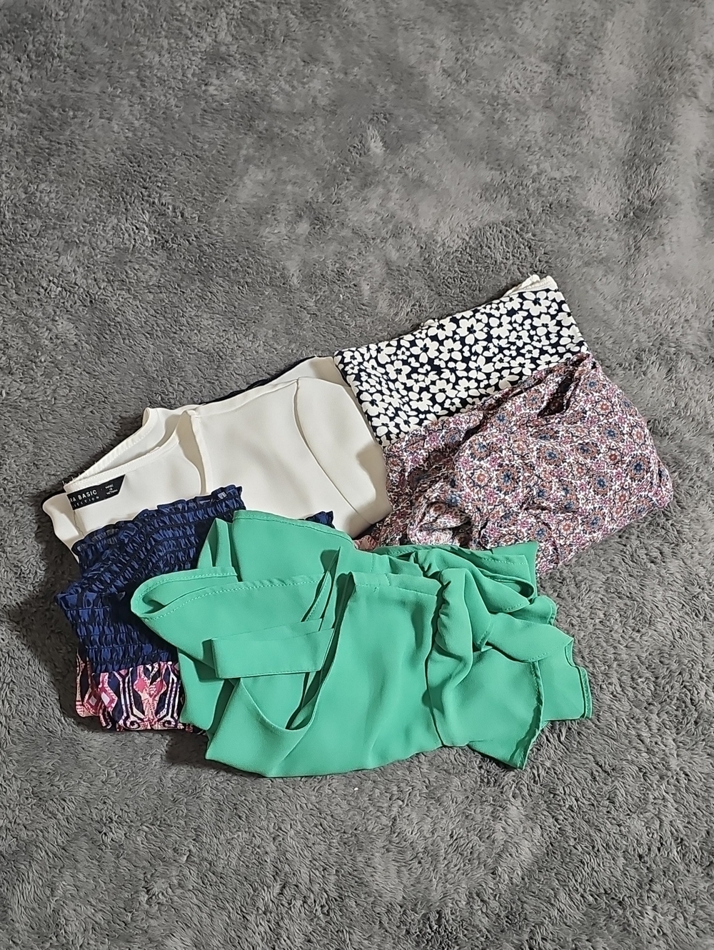 5 Piece Spring Shirt Summer Blouse Lightweight Top Bundle Womens Size XS (15)
